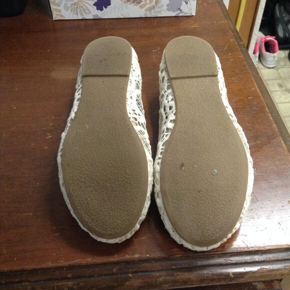 EDL Presents Pop Foam Memory White Lacey Ballet Flats - Picture 4 of 4